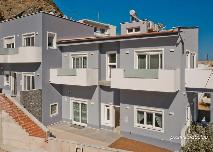 Giannis Apartments
