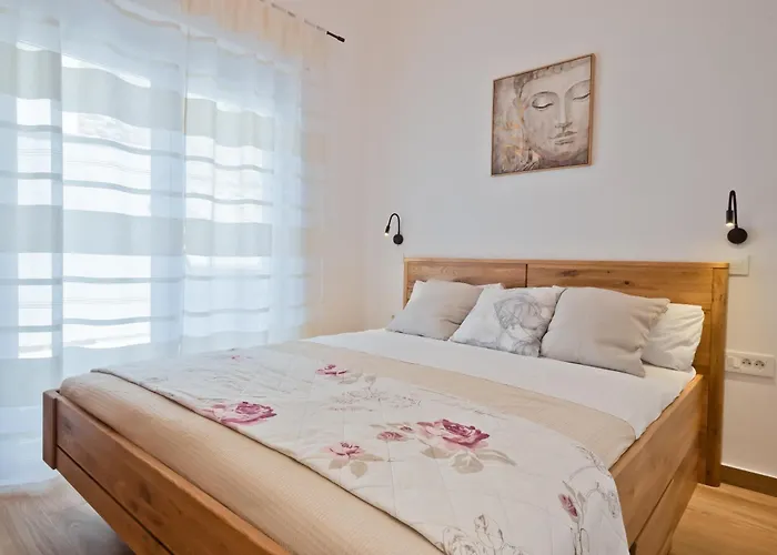 Giannis Apartments