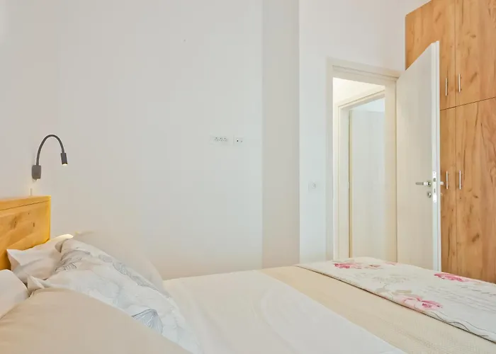 Giannis Apartments