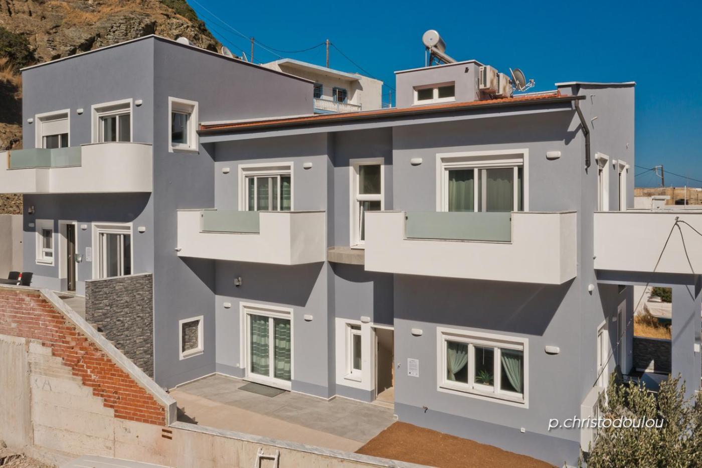 Giannis Apartment *